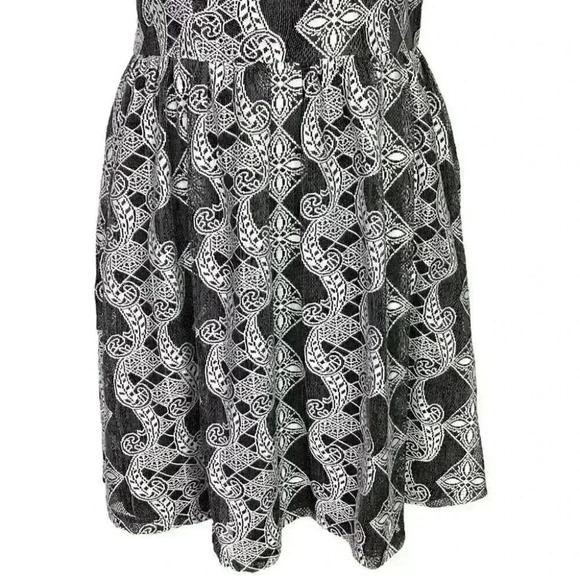 Doe & Rae Dress Women M Black White Geometric Lace Short Sleeve Retro Modcloth - Picture 3 of 8